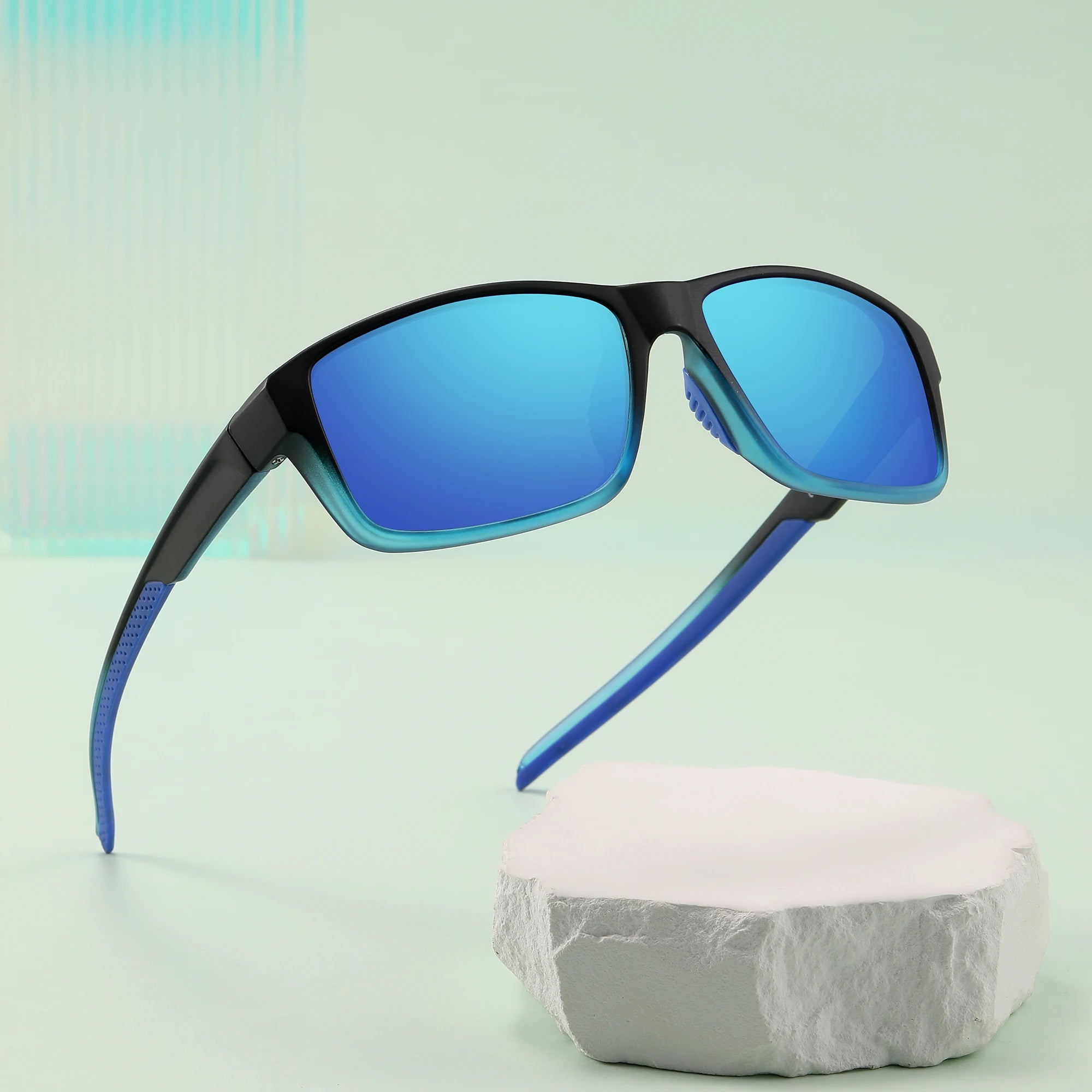Hot Selling Latest PC Sports Sunglasses Polarized Lens Outdoor Riding Bicycle Shades Sunglasses 2024