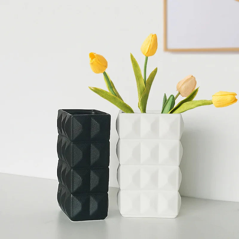 Nordic INS Style High-End Ceramic Porcelain Flower Vase Black and White Creative European Luxury Home Decor Wholesale