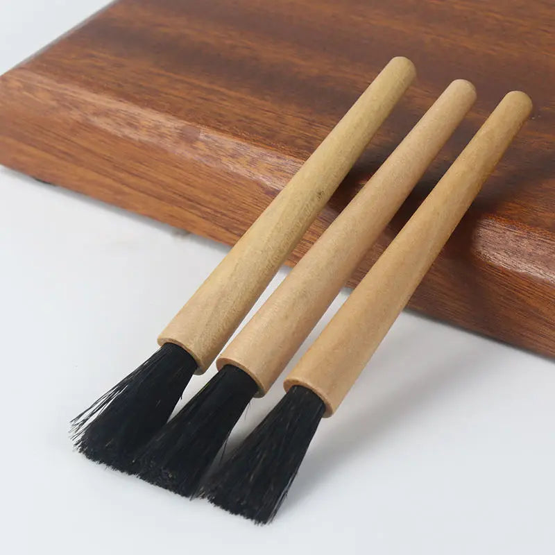 Factory Direct Sales Can Do Customized logo Manual Easy to Use Coffee Grinder Cleaning Tool Brush with Solid Wooden Handle