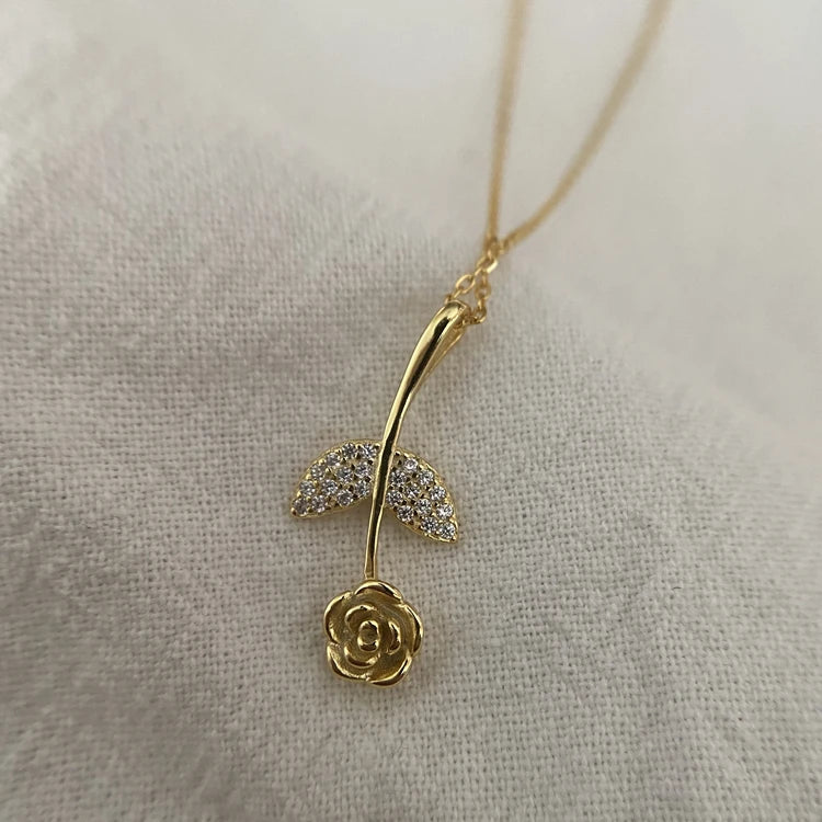 2025 Ladies Elegant Design Sterling Silver Gold Plating Flower Pendant Necklace