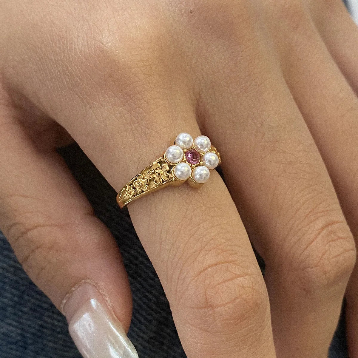 New Style Modern Chic Women Jewelry Ring 18K Gold Stainless Steel Pearl Zircon Flower Band Watch Rings