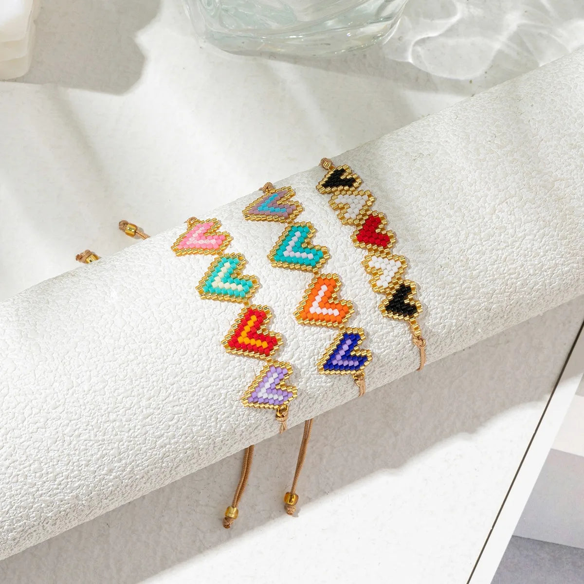 Handmade Woven Boho Bracelet Love Heart Pattern Trendy Fashion String Bracelets Gift Colorful Heart Beaded Bracelet for Girls