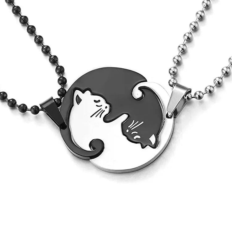 G892 Valentine's Day Titanium Steel Jewelry Puzzle Stitching Cat a Pair Necklaces Heart Oval Cats Pendant Necklace for Couples
