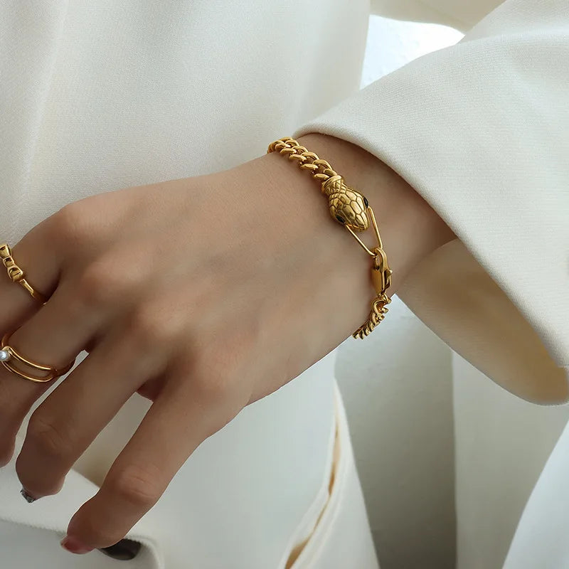 Wholesale Custom Women's Jewelry Silver Color Pvd 18k Gold Plated Stainless Steel Snake Head Charm Bracelets
