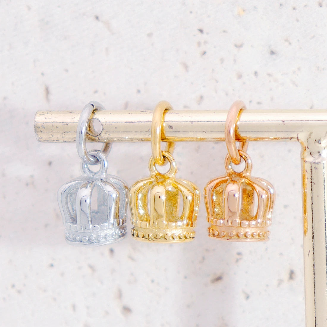 Custom Keychain Designer Crown Necklace Charm DIY Fashion Titanium Steel Jewellery Lucky Lady Fine Pendants Charms for Friend