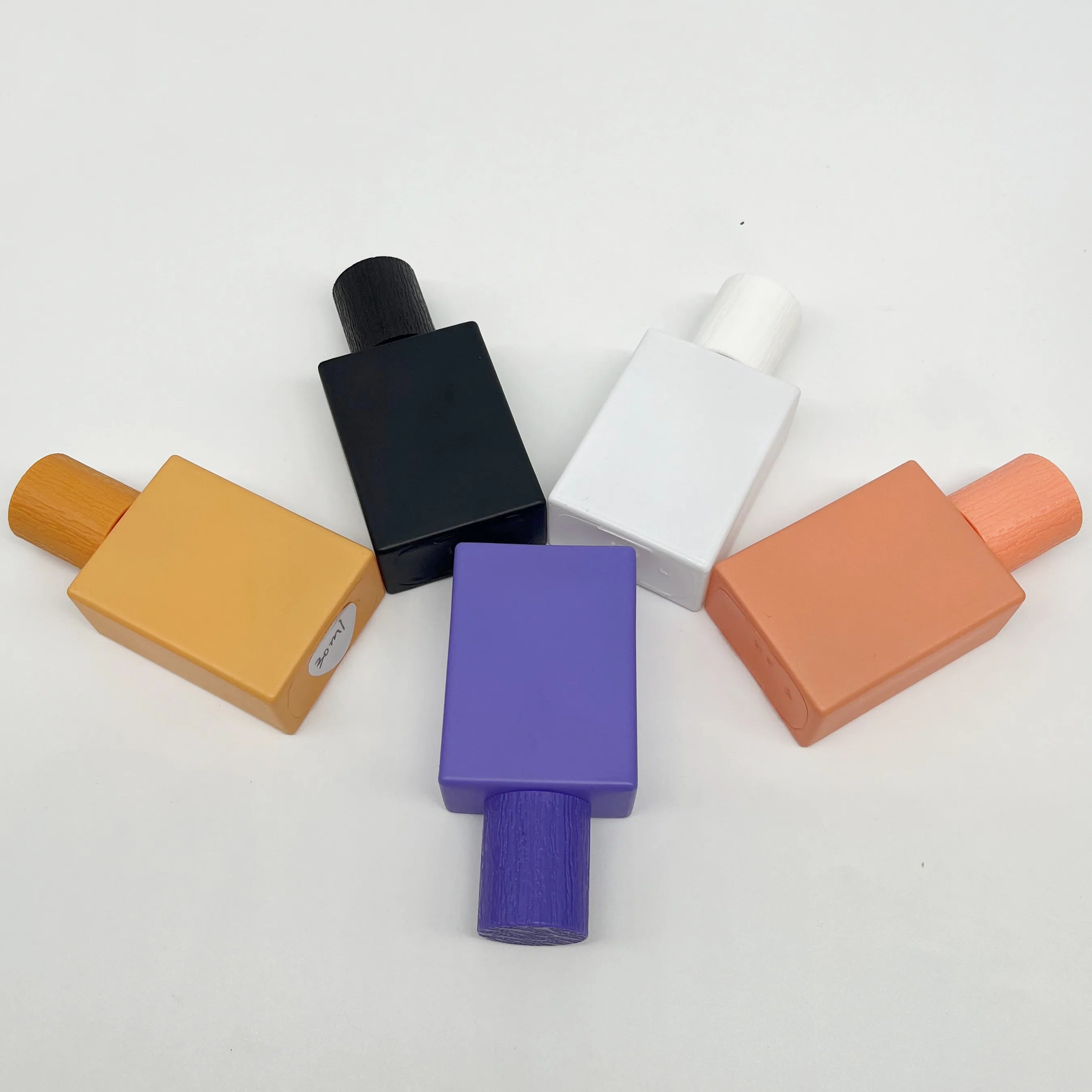 30ml Free Sample Luxury Vintage Clear Purple Black White Refill Pump Sprayer Empty Glass Perfume Bottles Unique Shaped Wholesale