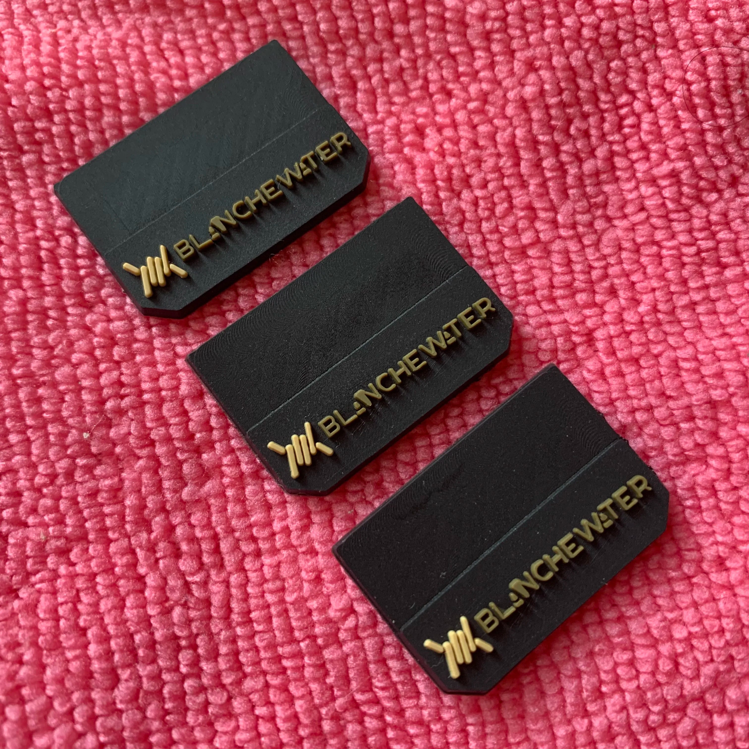 Top Sewing 3D Embossed Bag Side Rubber Labelsoft Brand Name Shoes Rubber Tag