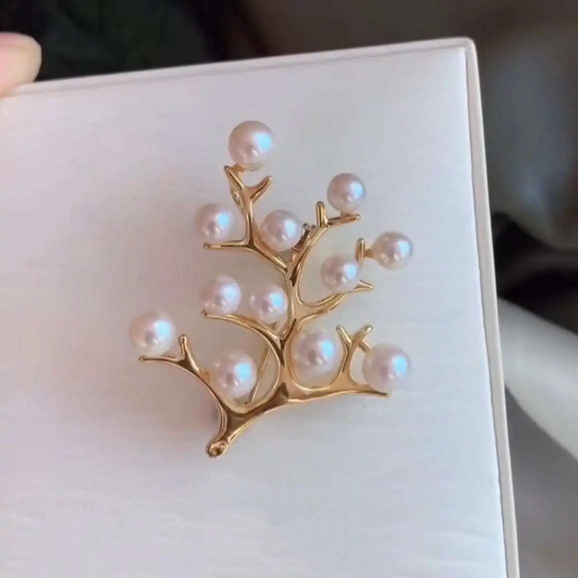 Hot Selling Unisex Multi-Beaded Tree of Happiness Brooch Natural Freshwater Pearl Brooch Pins for Men Women for Weddings Gifts