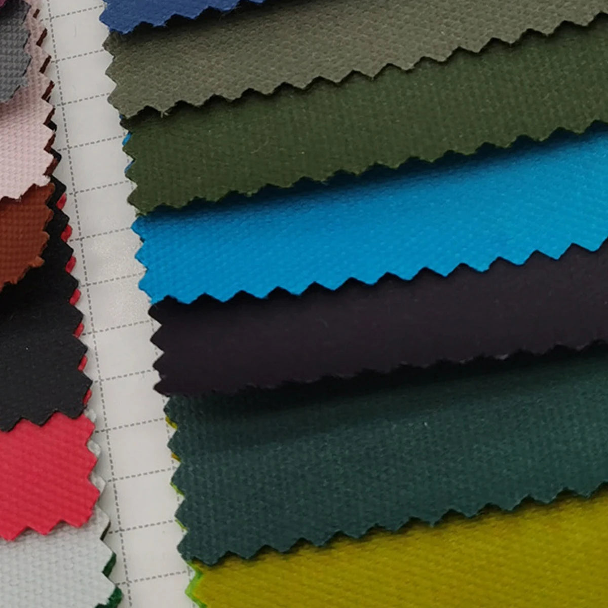 Wholesale Cheap Flame Retardant Watertight 600D Membrane Material Oxford Fabric for Bags