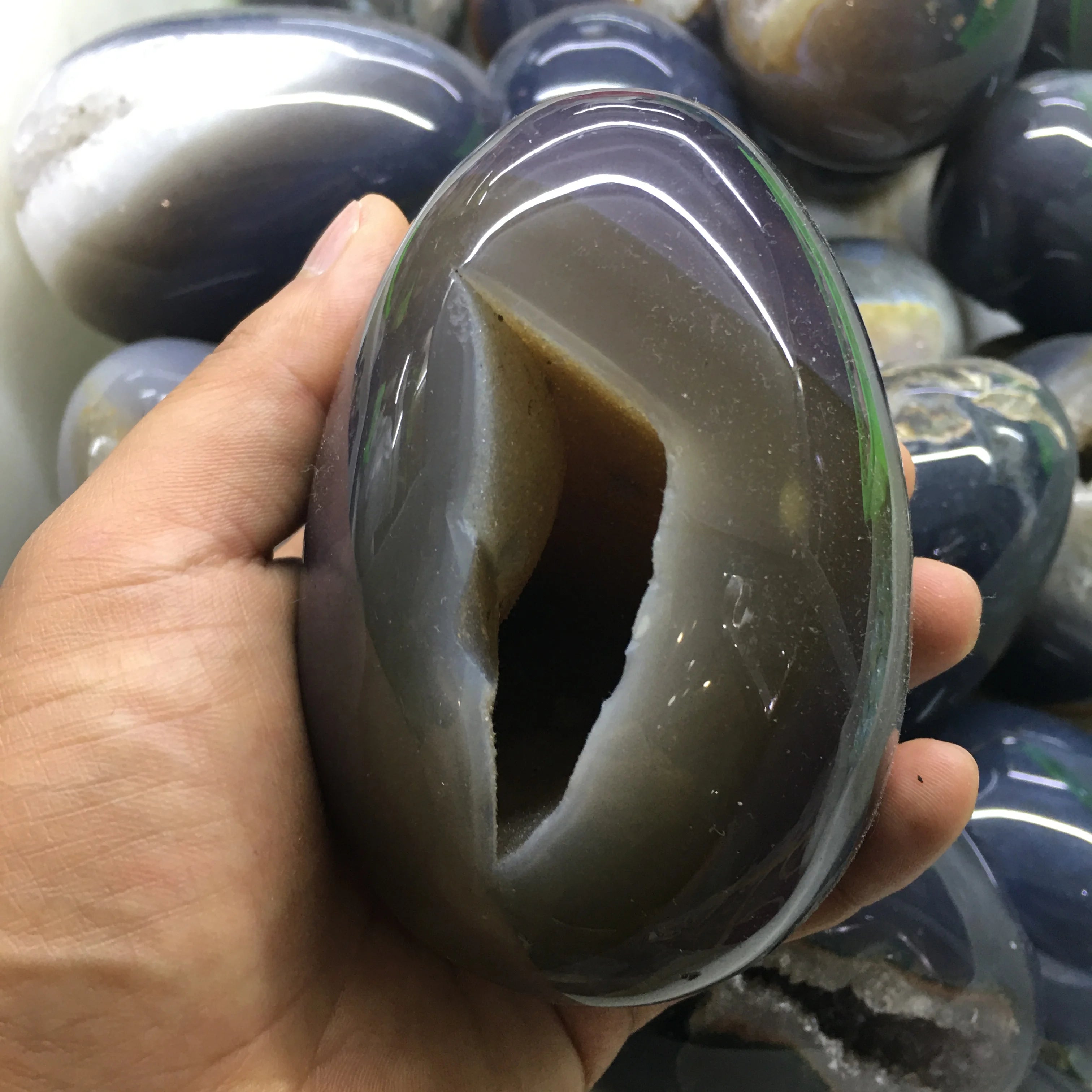 Wholesale Natural Quartz Crystal Stone Carving Agate Geode Eggs Dinosaur Eggs for Home Decoration