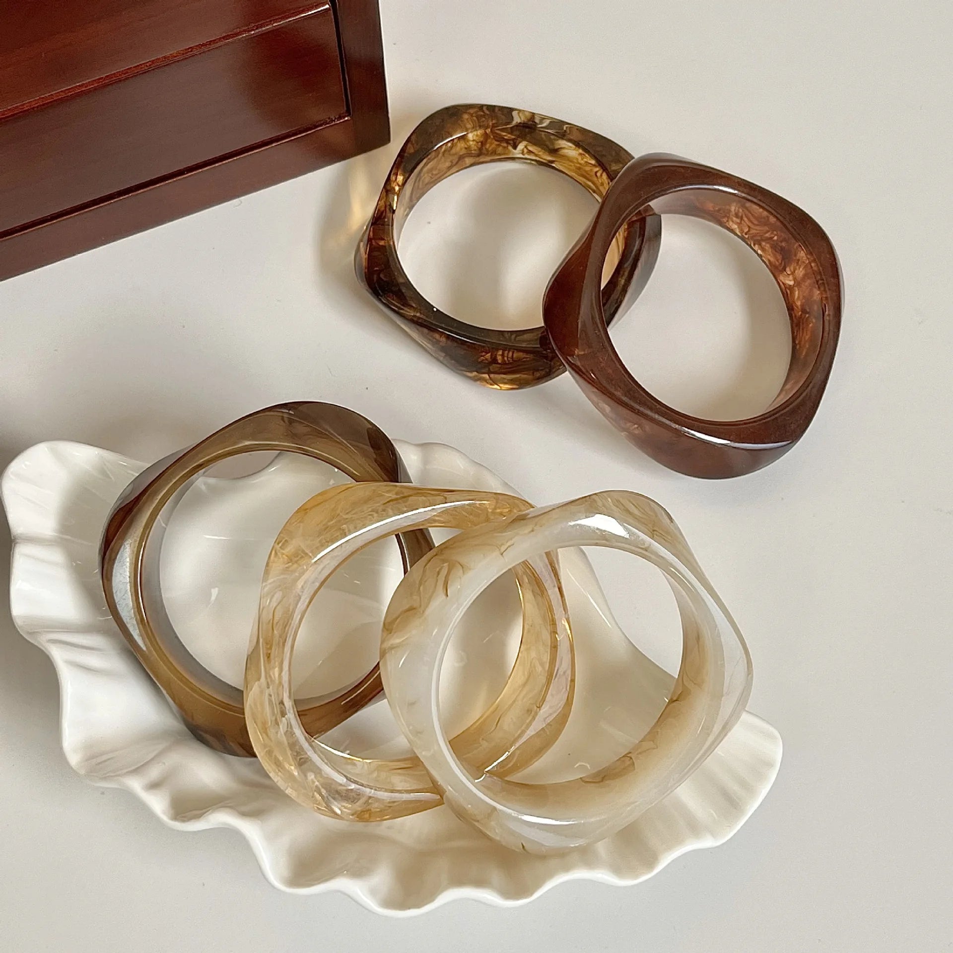 Fashion 2025 Hot Sale Elegant Amber Marble Jewelry Acetic Acid Bangle Geometric Resin Accessories Coffee Beige Acrylic Bracelet