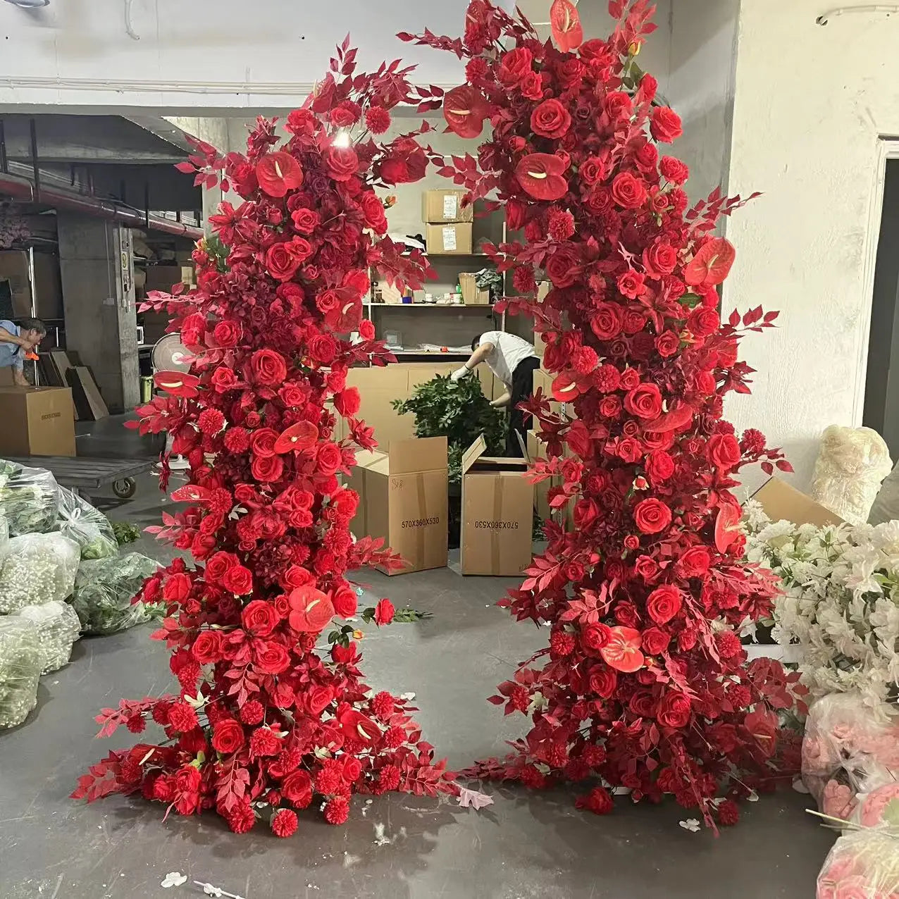KL-HOA010 Wholesale Artificial Horn Flower Arch Backdrop Wedding Arch Flower Arrangement Red Rose Arch Flowers Decoration