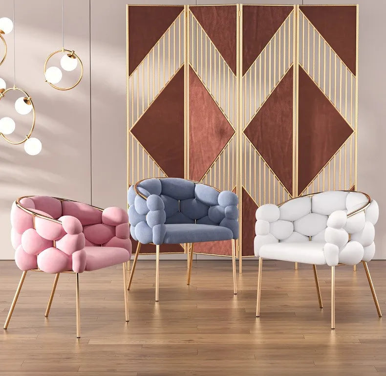 New Design Beige Velvet Tufted Chair for Coffee Shop Minimalist Restaurant Manicure Makeup Dinning Accent Chair