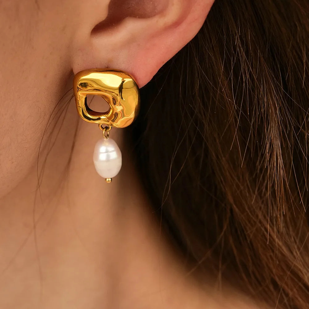 Wholesale Fine Jewelry Natural Freshwater Pearls Earrings for Lady NEW INS Design Waterproof Gold Plated Stainless Steel Earring