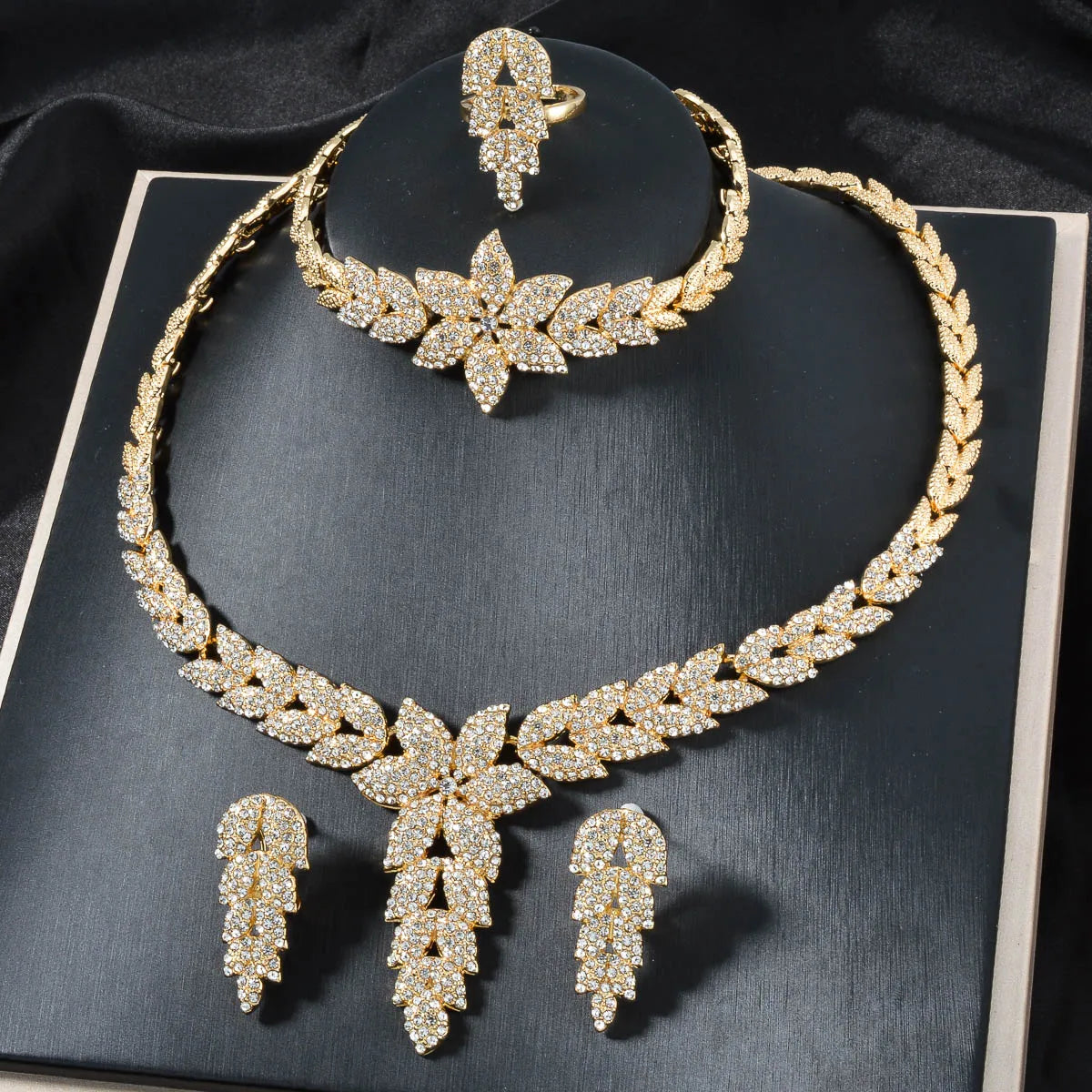 Hole Sale Quality Gold Plated High End Fine Hawaiian Customized Zircon Bridal Set Jewelry Wedding