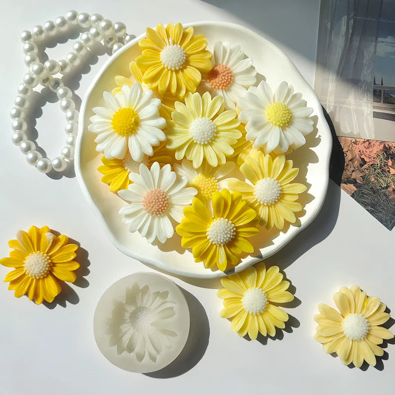 Wholesale High-quality Aromatherapy Candle Flower Plaster Mold Daisy Flower Candle Silicone Mold