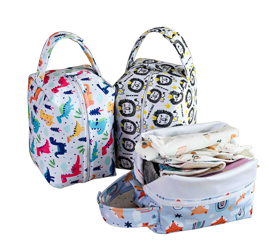 22*14*16cm Cute Polyester Wet Bag Mommy's Big Wet Bag for Diaper Makeup Swimming Storage Waterproof with Printed Pattern