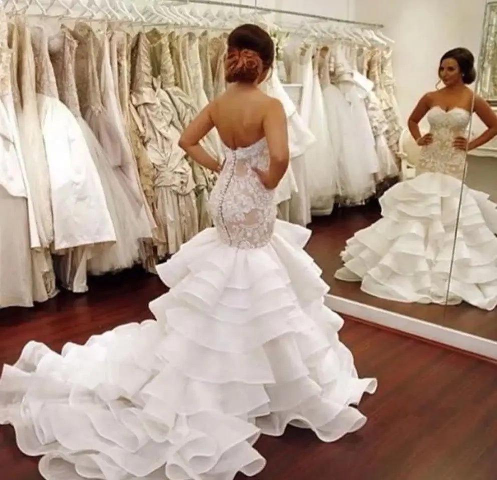 New Design Sweetheart Mermaid Wedding Dresses 2020 Covered Button Back Tiered Train Lace Appliqued Bridal Gowns MegaBDM
