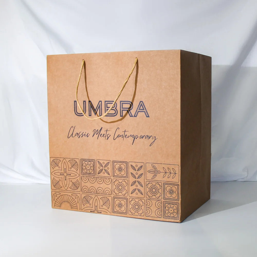 Custom Large Luxury Brown Kraft Paperboard Bag Luxury Brown Kraft Paperboard Bag for Clothes Packaging with Own Logo