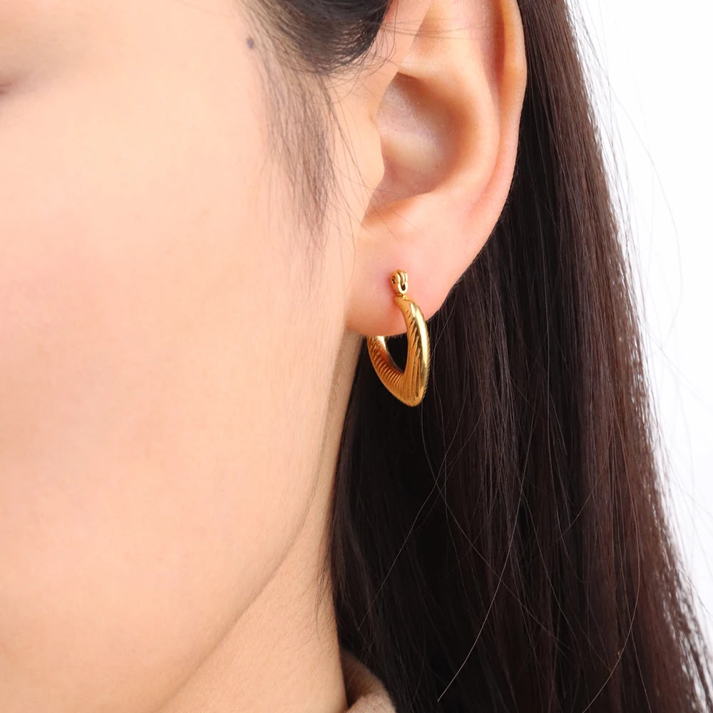 Chris April Stylish Jewelry 316L Stainless Steel Pvd Gold Plated U Shape Heart Hoops Earrings