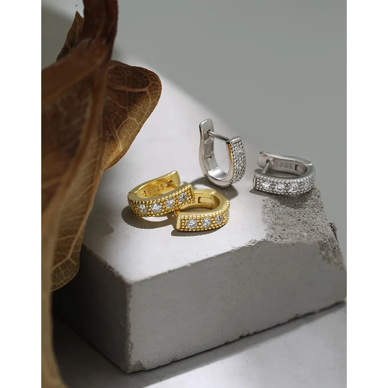WMEL121 Timeless S925 Sterling Silver Mini Diamond Huggie Hoop Earrings Small Graduated Diamond Fine Hoop Earings