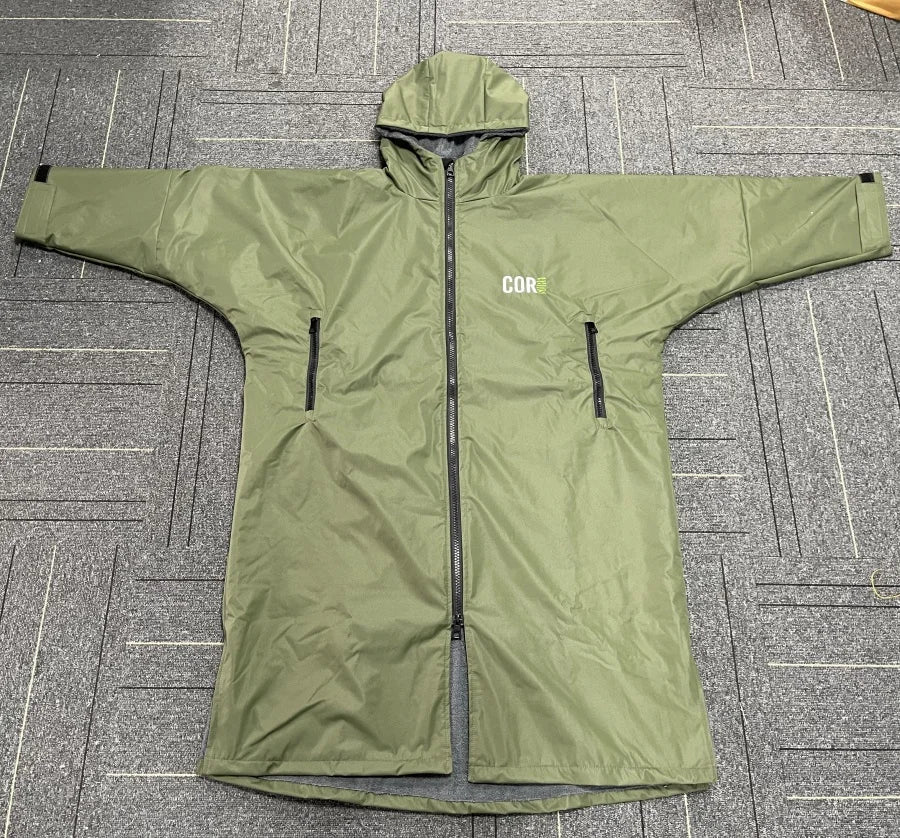 Custom Zip Design Horse Riding Changing Poncho Robe Waterproof and Windproof Warm Sherpa Lined Changing Coat With Side Slit