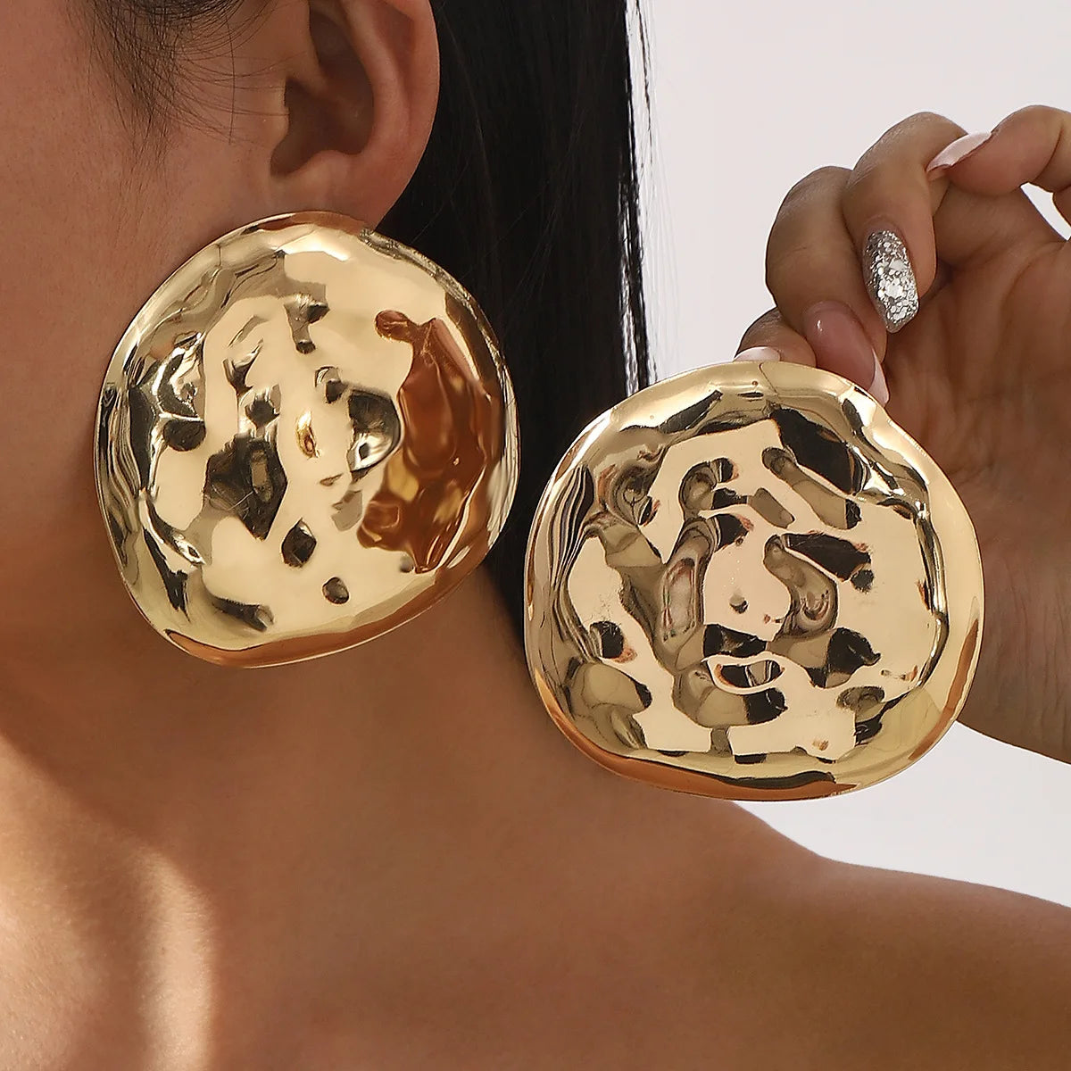 KAIMEI 2025 New Arrival Fashion Jewelry Irregular Folded Geometric Alloy Earrings Fashionable Design Big Round Chunky Earrings