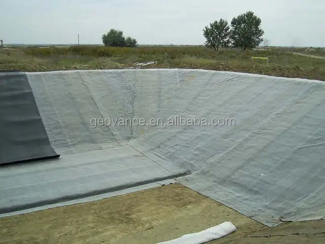 Geovance GCL Nonwoven Bentonite Granule Woven Cloth Geosynthetic Clay Liner for Outdoor Slopes Heap Leach Pads Slurry Ponds