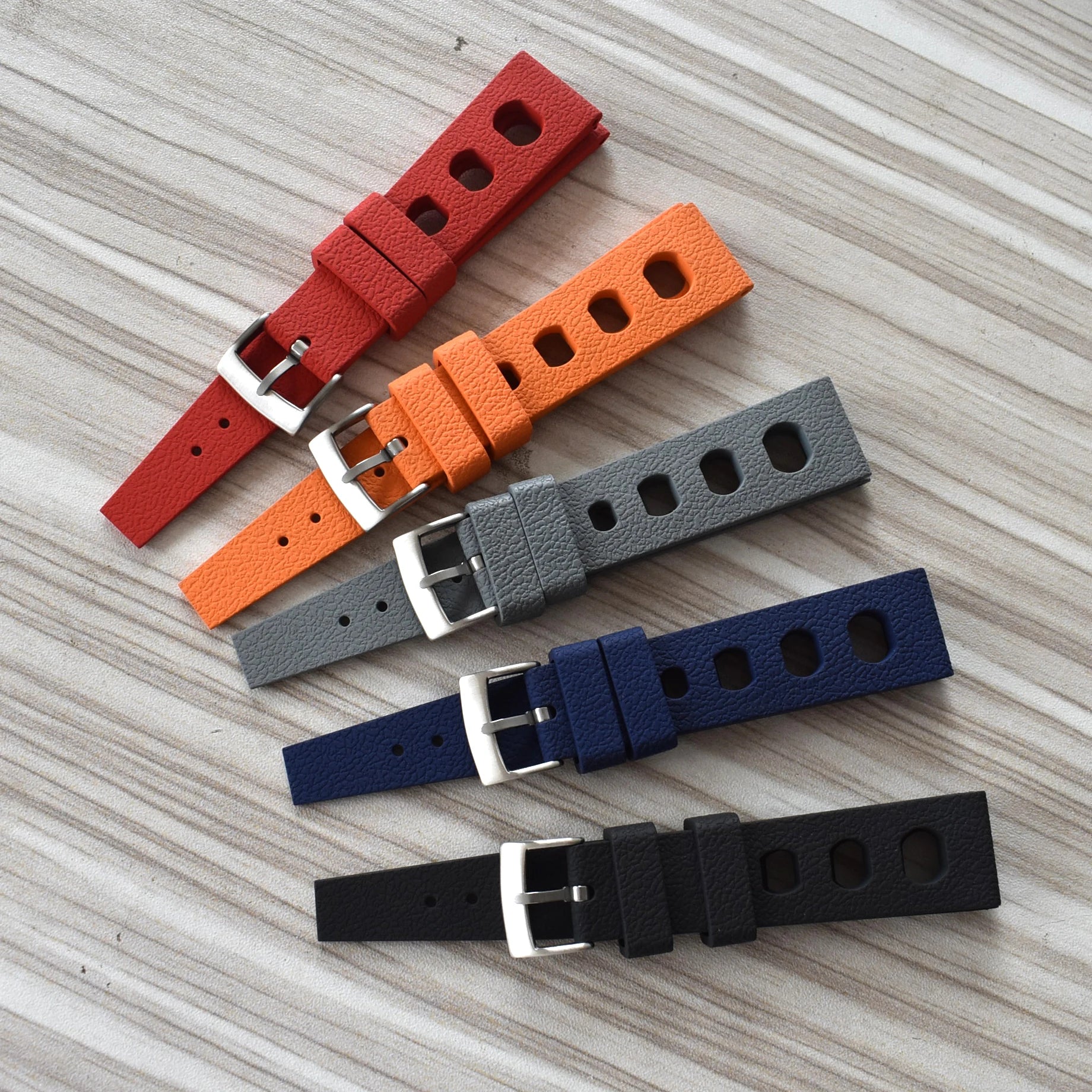 Customize Logo Free 20/22mm Honeycomb Waterproof FKM Rubber Watch Band 3mm Thickness Quick Release Strap Diving Sports