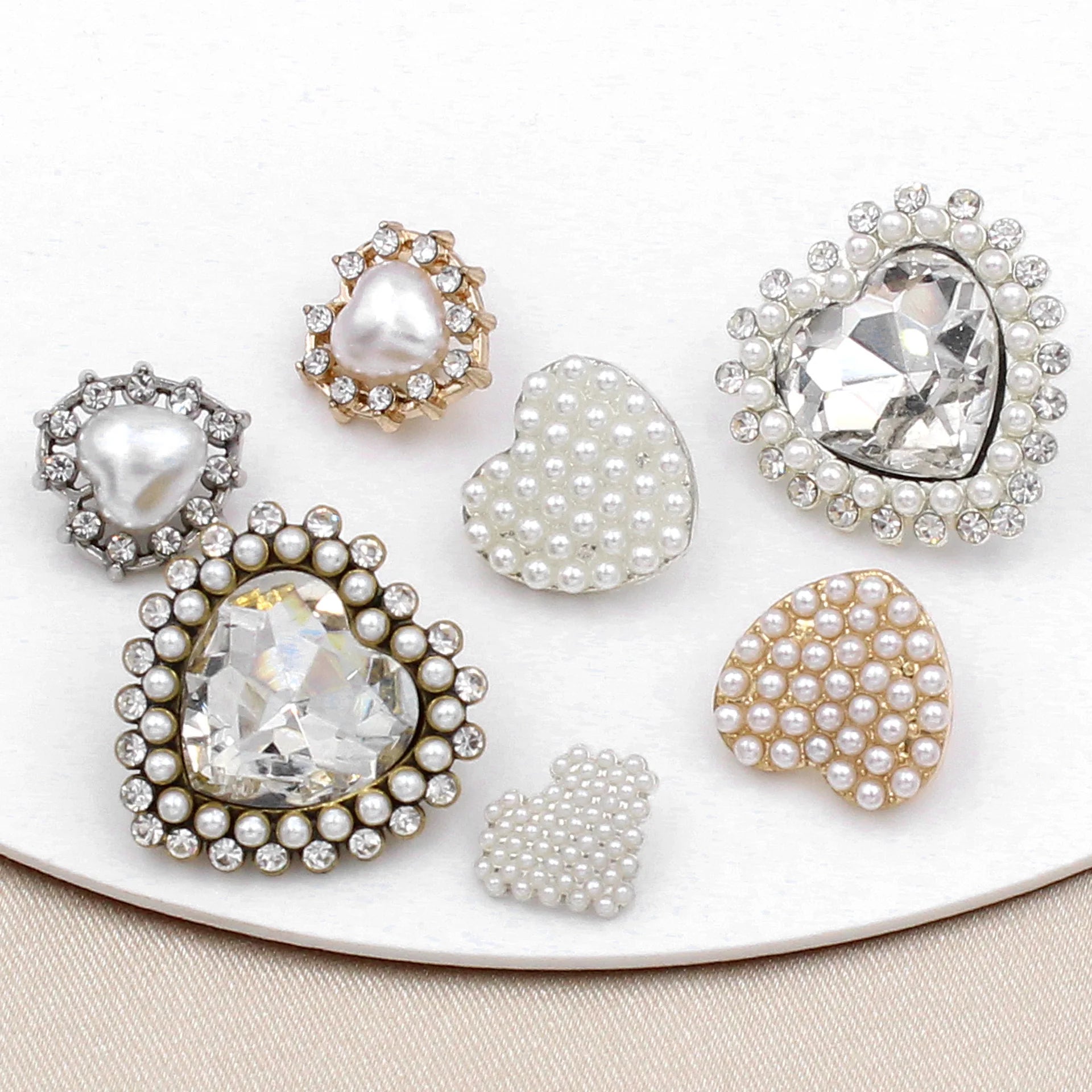 RB038 Vintage Heart Shape Metal Buttons Buttons Shank Style Cardigan Coat Sweater Featuring Rhinestone Plating