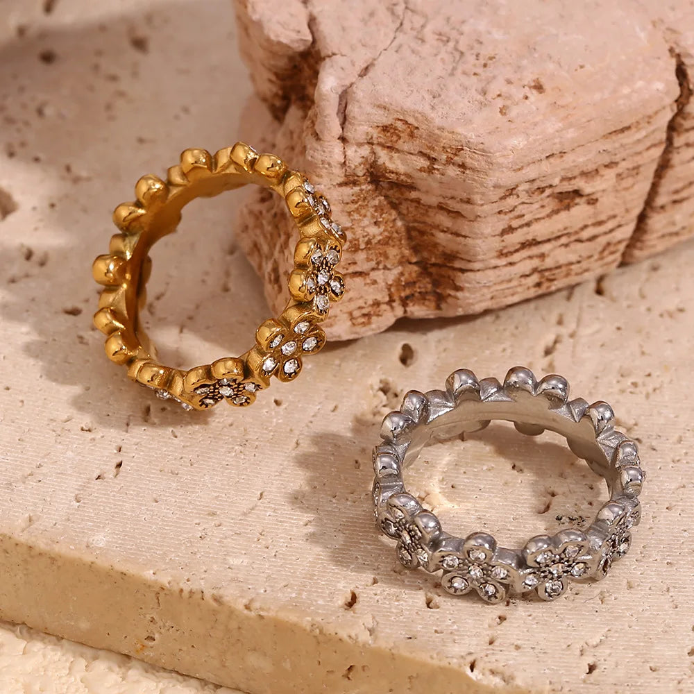 Wholesale Fashion 18KPVD Gold-plated Stainless Steel Daisy Ring for Women Full Diamond Micro Inlaid Flower Design Ring Jewelry