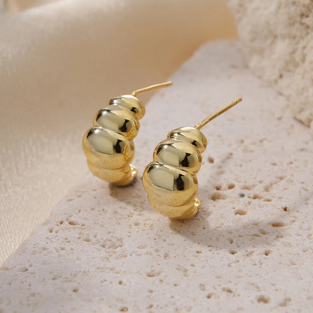 18K Gold Plated Butterfly Earrings for Women Fashion Versatile Exaggerated Large and Small Butterfly Design Statement Jewelry