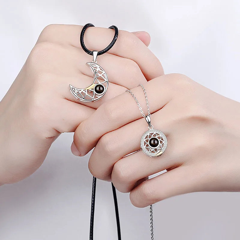 Fashion New 100 Languages I Love You Sun Moon Star Projection Necklace Attraction Magnetic Couple Necklace