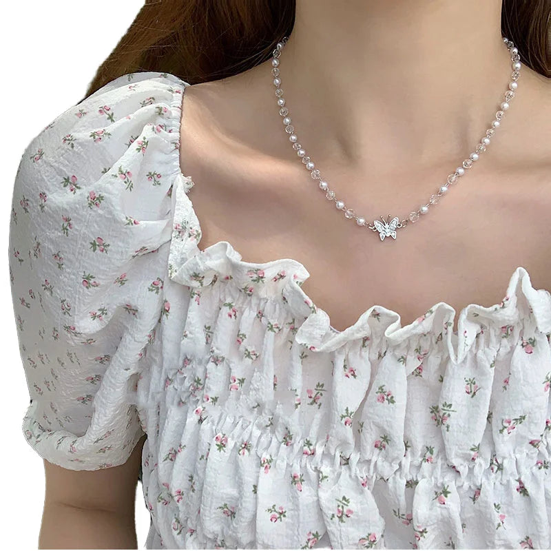 2022 Trendy Women's Summer Necklace Crystal Beads with Pearl Butterfly Charm Fashionable Collar Jewelry for Weddings Parties