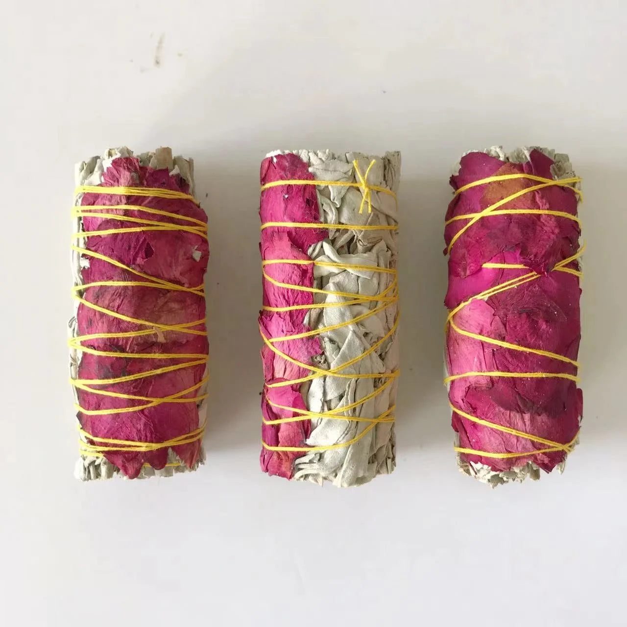I009 White Sage Smudge Sticks With Red Rose Petals for Cleansing Meditation and Smudging