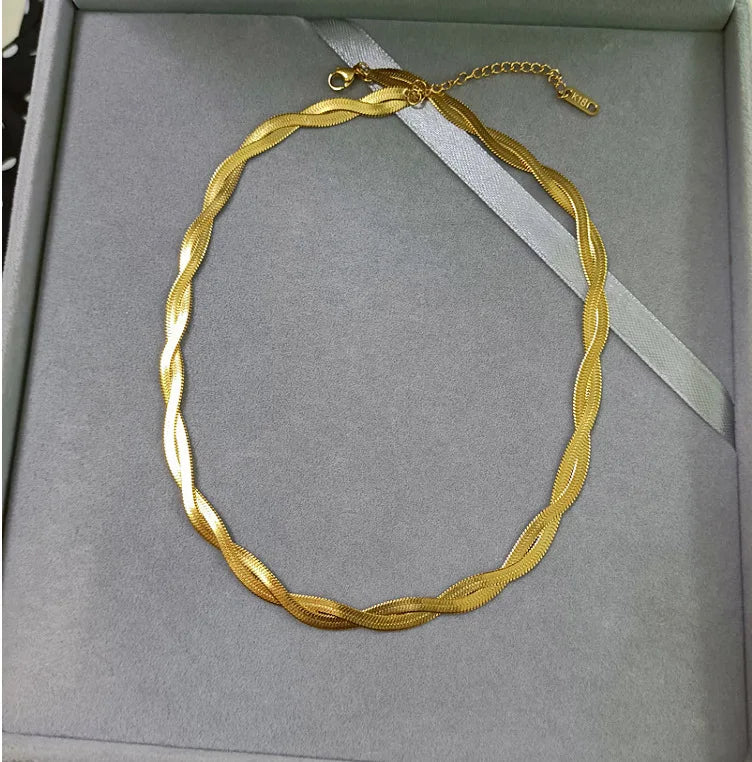 New Arrival 18K Gold Plated  Double Layer Lace Cross Snake Necklace Women  Vintage 316L Titanium Steel Clavicle Chain
