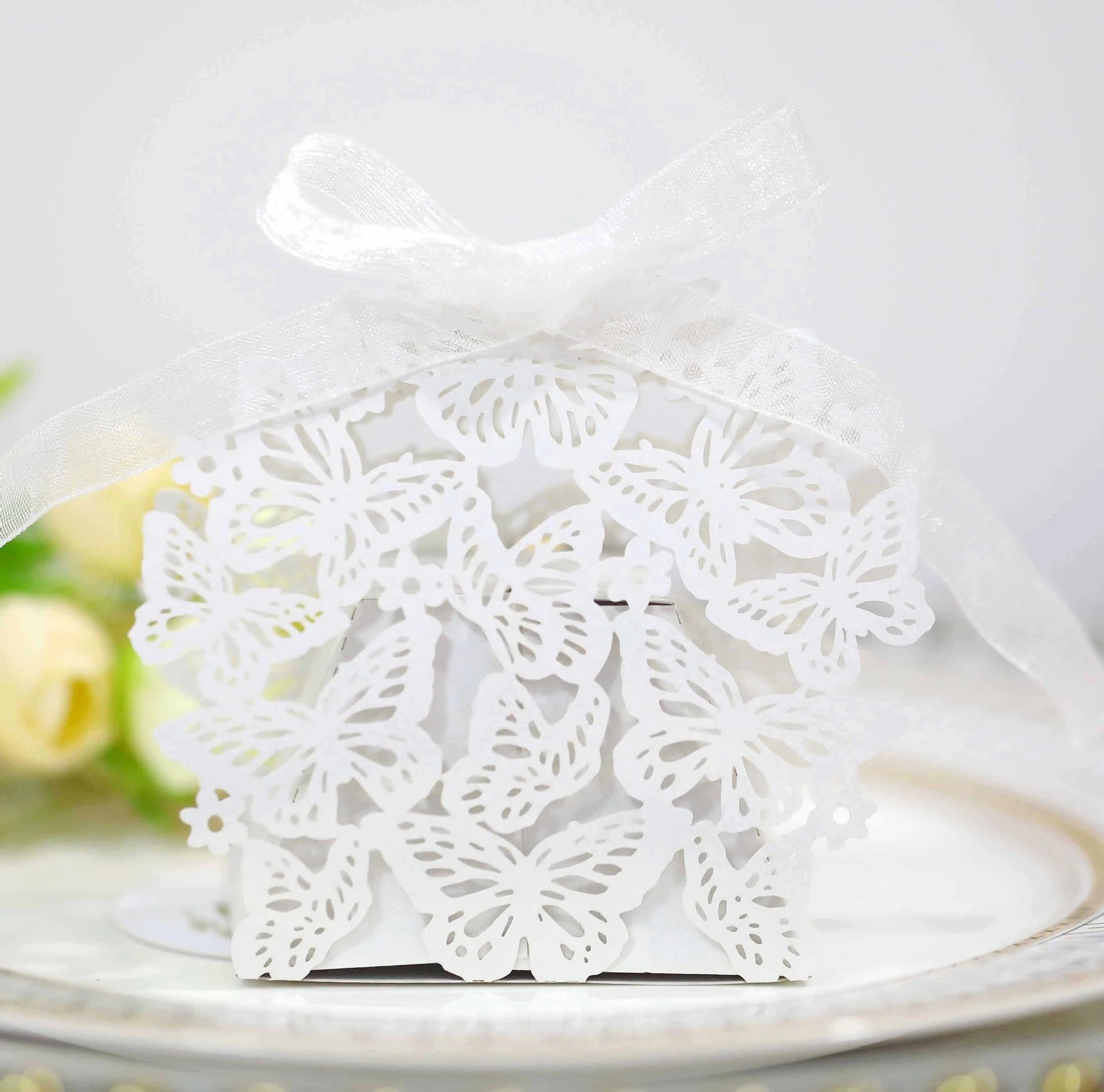 International Hot Selling Yiwu Manufacturer Folding Gift Package Wholesale Wedding Sweet White Creative Export Candy Paper Boxes