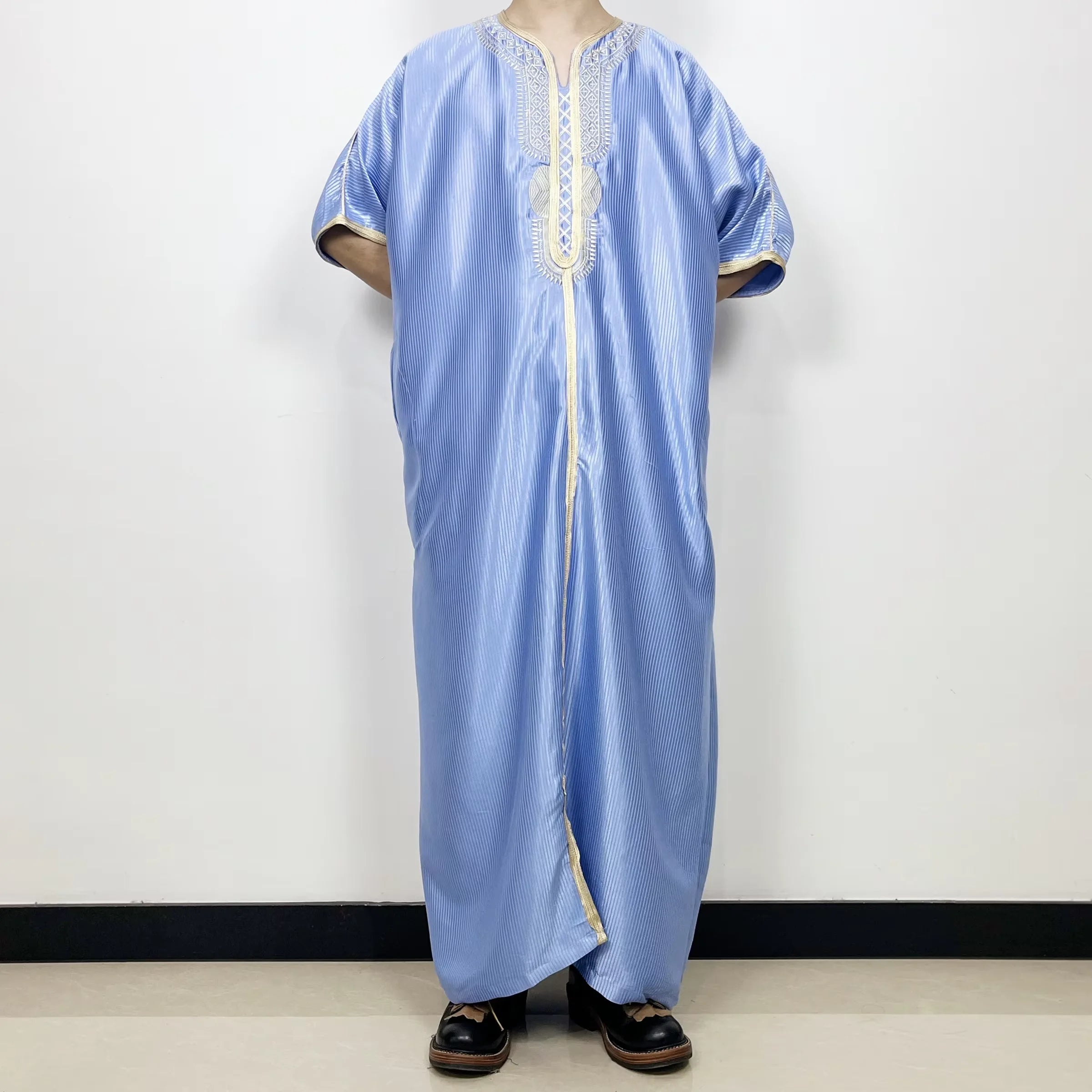 Moroccan Style Men's Delicate Embroidered Caftan Shiny Fabric Stripe Pattern Short Sleeve Men Thobe
