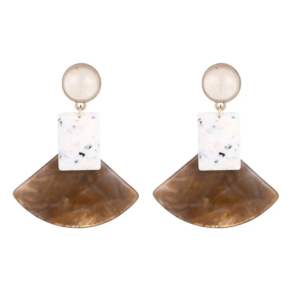 Fashion Unique Designer Marble Resin Opal Agate Amber Scalloped Delicate Charm Earrings for Women