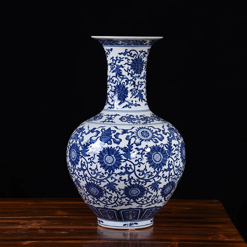 Hot Selling Antique Blue and White Porcelain Vase New Design Large Chinese Style Tabletop Flower Pot for Home Use