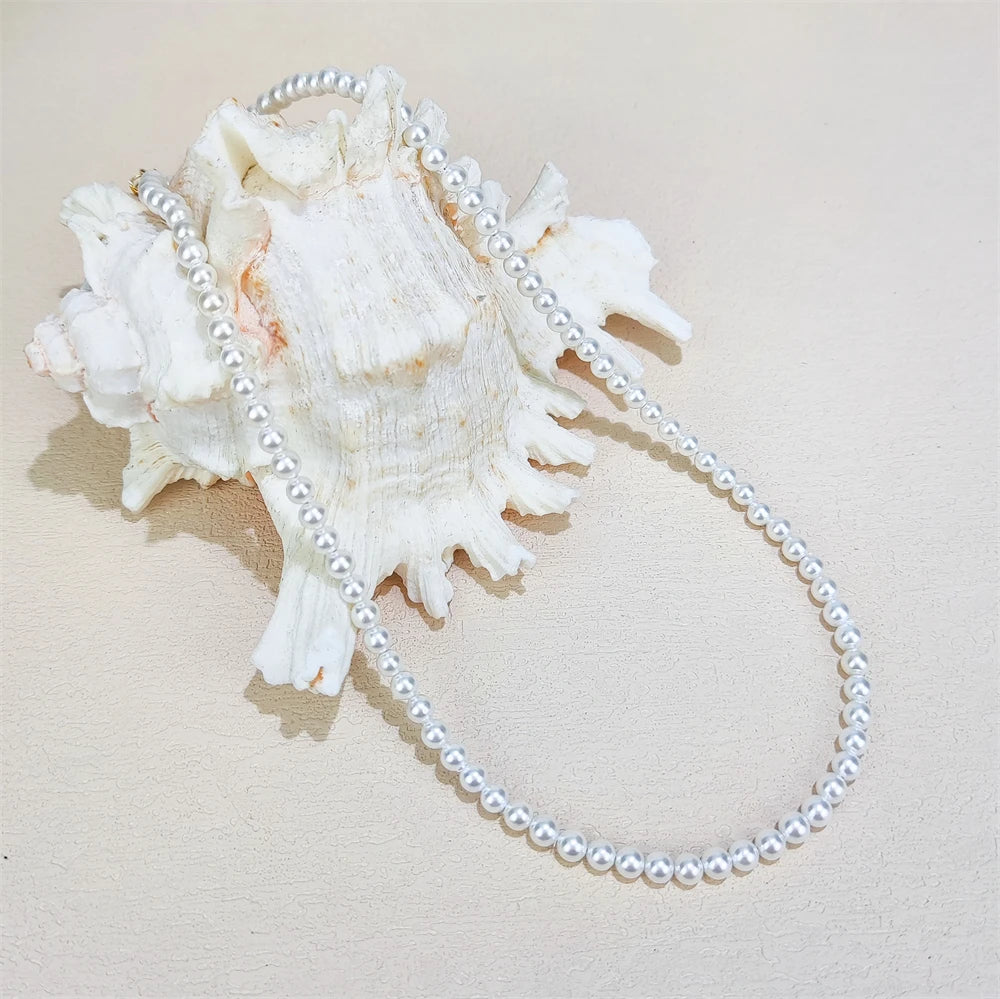 Hot Selling Korean Style Elegant White Gemstone Beads Choker Gold Clasp Natural Seashell Pearl Beaded Necklace for Pendants