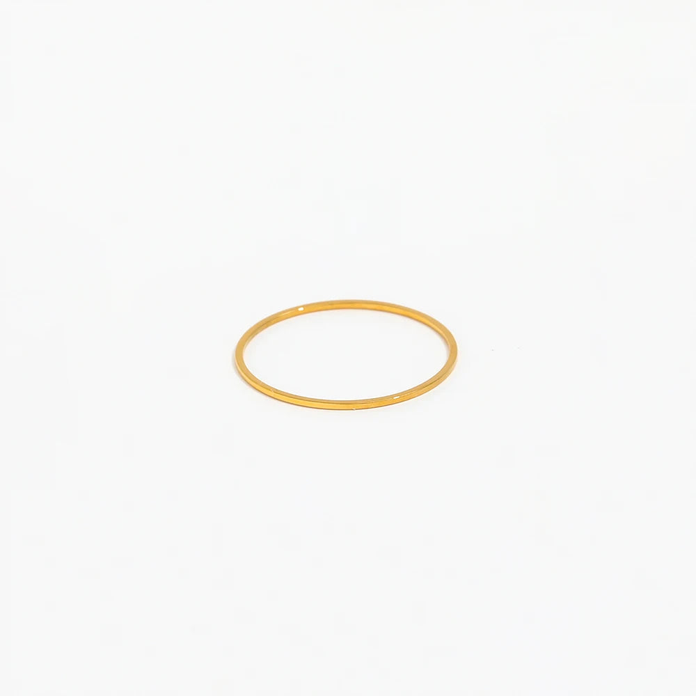 High End 18K Plain Gold Minimalist Very Fine Rings Stainless Steel Trendy Simple Gold Plated Jewelry