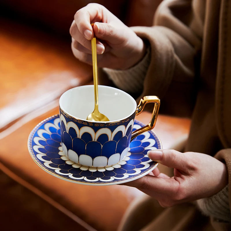 Ceramic Coffee Cup With Golden Handle Tea Cup Saucer Spoon in Set Creative Porcelain Espresso Cup for Gift Restaurant Supplies