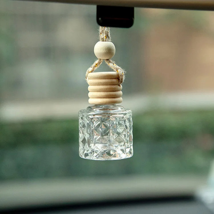 8ml Glass Perfume Diffuser Car Pendant Aromatherapy Essential Oil Empty Bottle Wood Lids Screw Cap Sealing MOQ 100pcs Carton