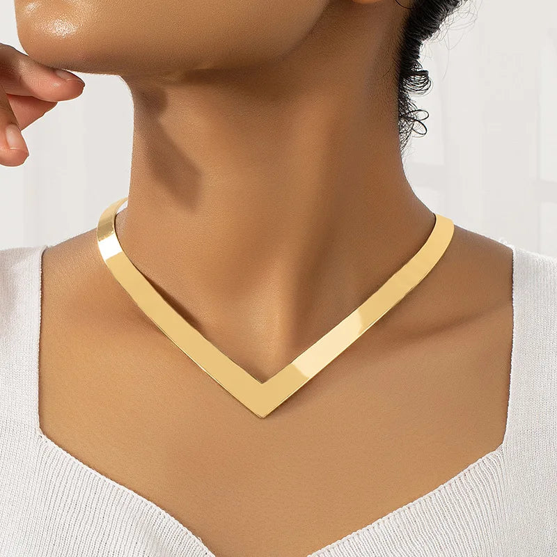 2024 Fashion Jewelry Fashionable Exaggerated Punk Hip-hop Collar Necklace Collarbone Chain Triangle Collar Choker Necklace