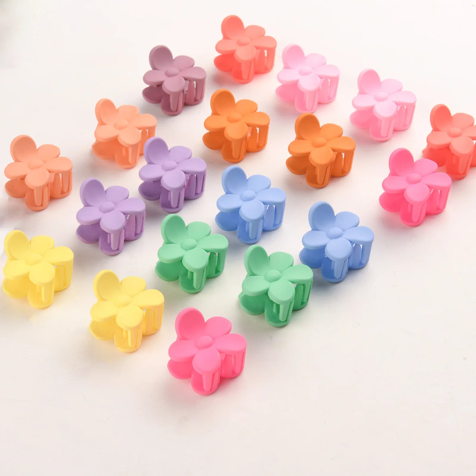 Hot Sale Cute Candy Colors Hair Claw Matte Mini Flower Hair Claws Plastic Hair Clips for Kids Hairpins