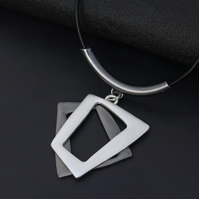 Hot Sale Rectangular Frosted Short Black Leather Alloy Ladies Jewelry for Women