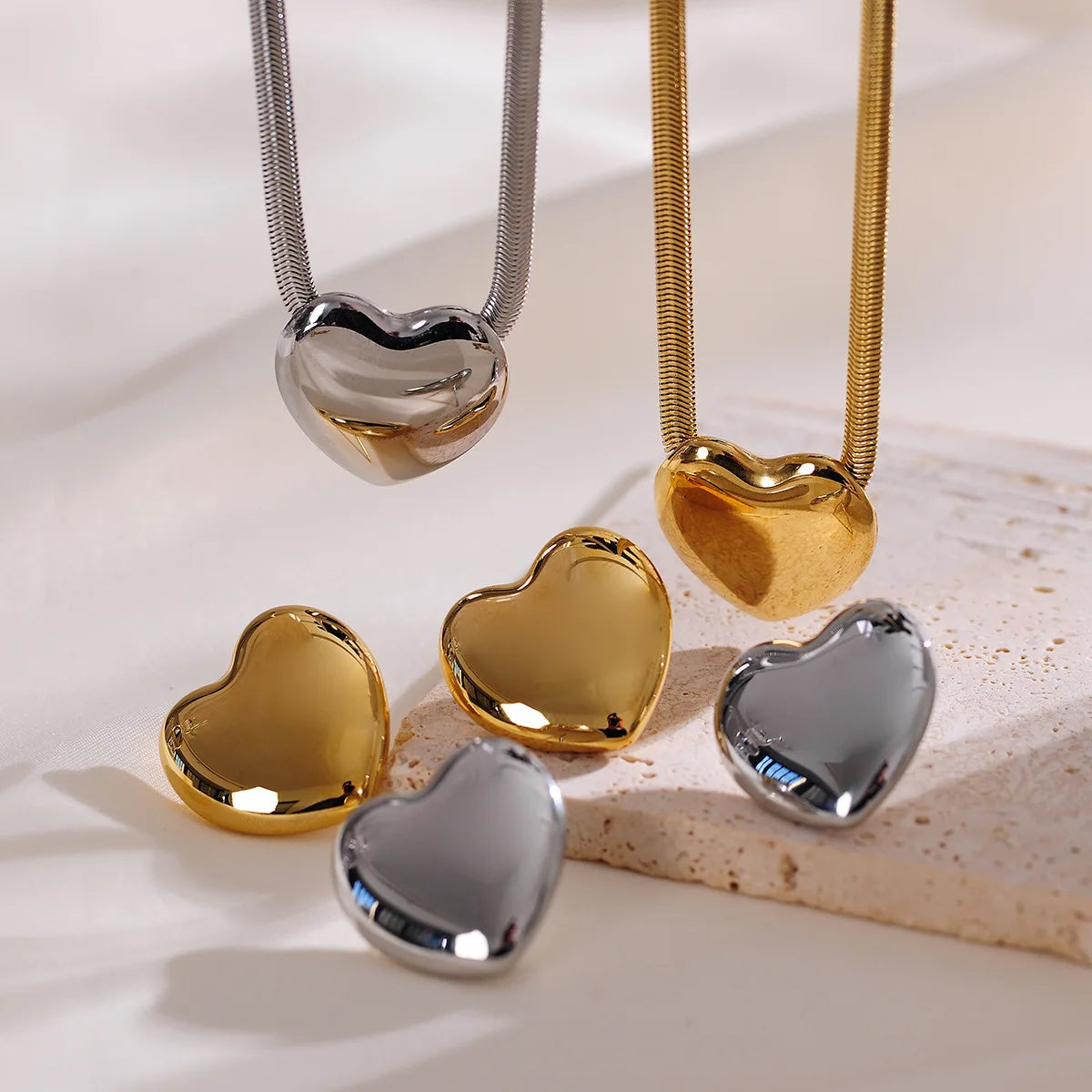 New Trendy 2 Pcs 18k Gold Plated Necklace Earrings Set Non Tarnish Stainless Steel Heart Jewelry Set for Women Lady