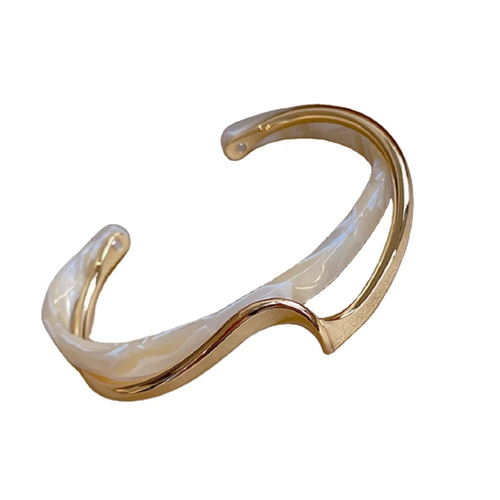 Fashion Brass Alloy White Shell Plate Bracelet Curved Metal Texture Charm Women Bracelets Jewelry