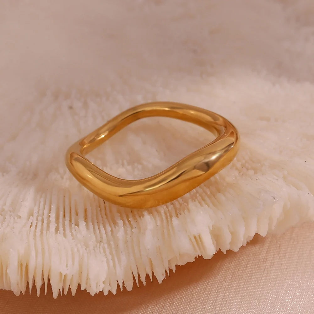 Minimalist Water Wave 18k Gold Plated Stainless Steel Rings Jewelry Women Engagement Ring